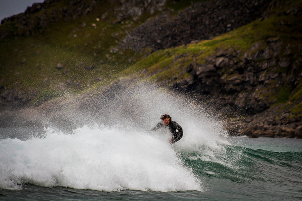 Surfing Lofoten 610x407